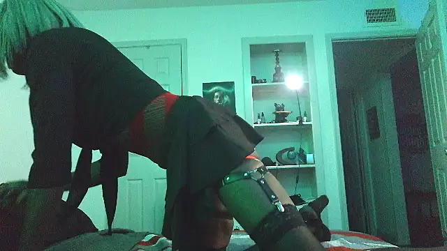 OGJackietheSilverFox online show from May 1, 7:57 am