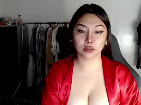 Snapshot of urqueendominant chatting on March 21, 6:16 am urqueendominant online show from March 21, 6:16 am