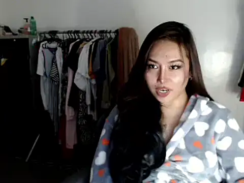 Snapshot of urqueendominant chatting on March 6, 6:41 am urqueendominant online show from March 6, 6:41 am