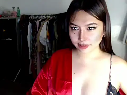 Snapshot of urqueendominant chatting on March 11, 3:47 am urqueendominant online show from March 11, 3:47 am