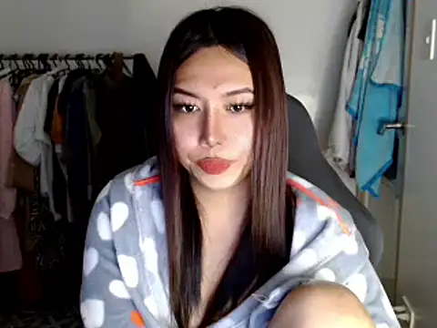 Snapshot of urqueendominant chatting on February 26, 3:46 am urqueendominant online show from February 26, 3:46 am
