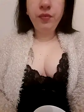 Snapshot of Tinka-Bella-Privat chatting on April 29, 4:16 am Tinka-Bella-Privat online show from April 29, 4:16 am