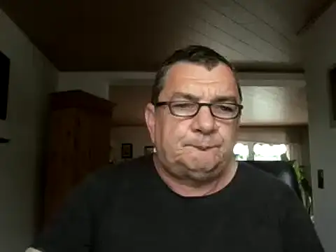 Snapshot of Nobbie444 chatting on June 7, 9:03 am Nobbie444 online show from June 7, 9:03 am