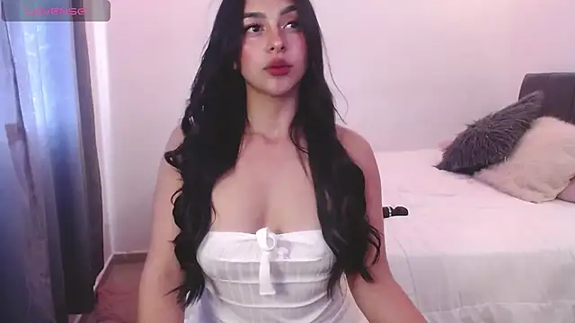 Melaniie01 online show from April 9, 10:38 pm