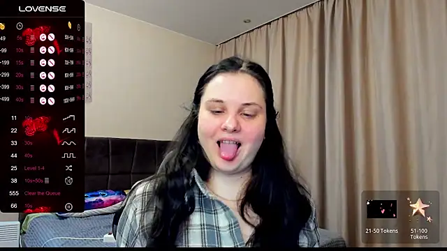 Snapshot of AlanaBrox chatting on November 6, 7:40 pm AlanaBrox online show from November 6, 7:40 pm