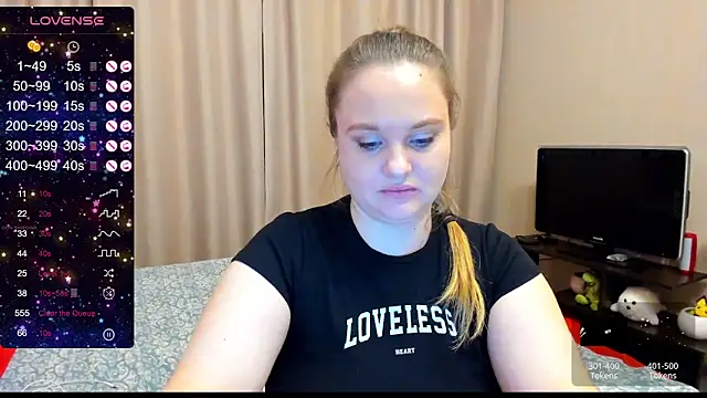 Snapshot of AlanaBrox chatting on December 3, 12:41 am AlanaBrox online show from December 3, 12:41 am