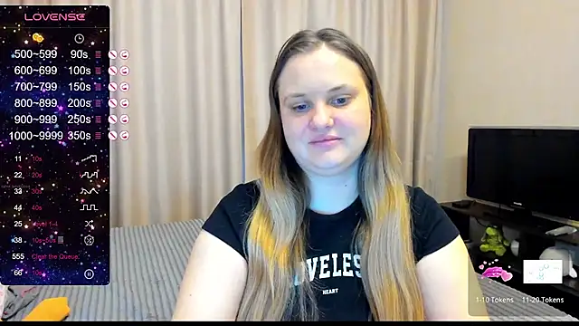 Snapshot of AlanaBrox chatting on February 8, 1:11 pm AlanaBrox online show from February 8, 1:11 pm