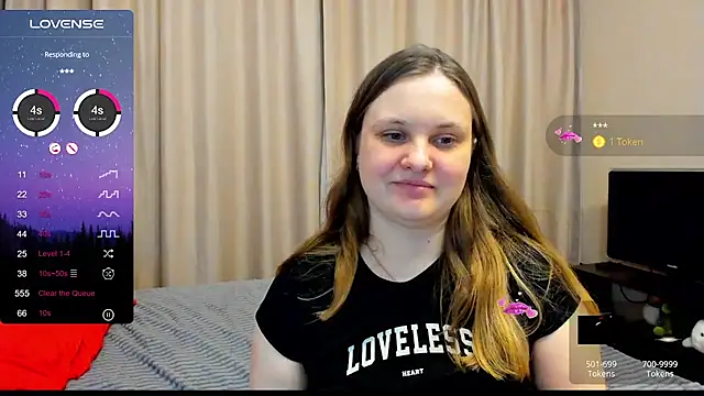 Snapshot of AlanaBrox chatting on March 19, 6:01 pm AlanaBrox online show from March 19, 6:01 pm