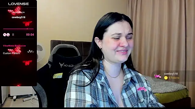 Snapshot of AlanaBrox chatting on September 28, 3:19 pm AlanaBrox online show from September 28, 3:19 pm