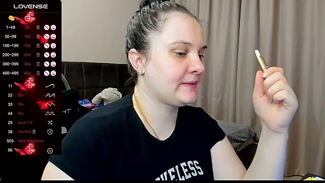 Snapshot of AlanaBrox chatting on November 5, 1:36 pm AlanaBrox online show from November 5, 1:36 pm