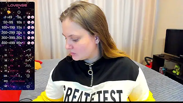 Snapshot of AlanaBrox chatting on January 10, 9:44 am AlanaBrox online show from January 10, 9:44 am