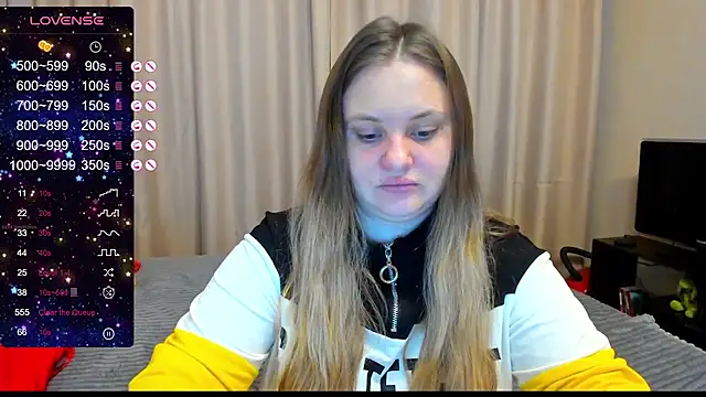Snapshot of AlanaBrox chatting on January 10, 6:42 am AlanaBrox online show from January 10, 6:42 am