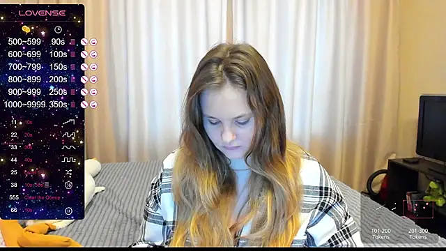 Snapshot of AlanaBrox chatting on February 12, 9:42 am AlanaBrox online show from February 12, 9:42 am