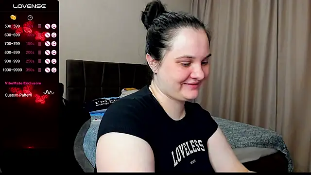 Snapshot of AlanaBrox chatting on October 15, 12:31 am AlanaBrox online show from October 15, 12:31 am