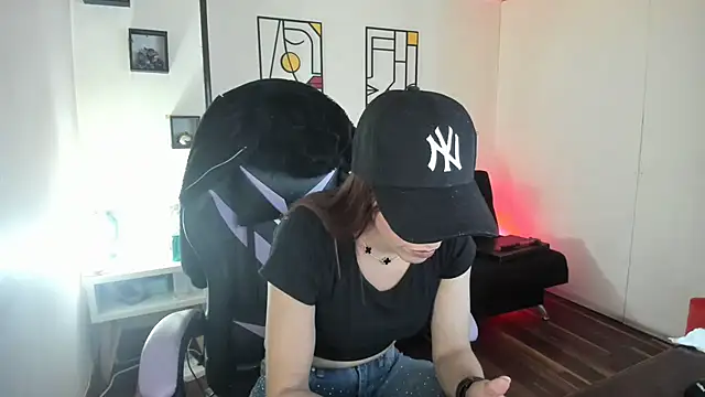 kay marie online show from December 2, 9:27 pm