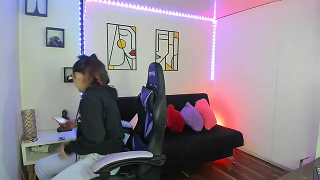 kay marie online show from February 13, 7:21 pm