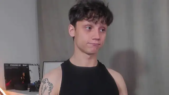 Nicky neal online show from December 12, 3:43 am