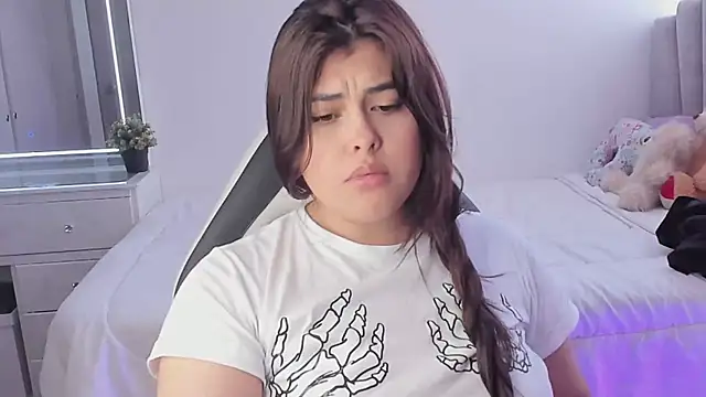 Snapshot of Alyaa_s chatting on March 22, 5:41 pm Alyaa s online show from March 22, 5:41 pm