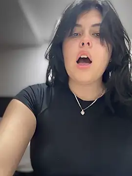 Alyaa s online show from October 23, 10:30 pm