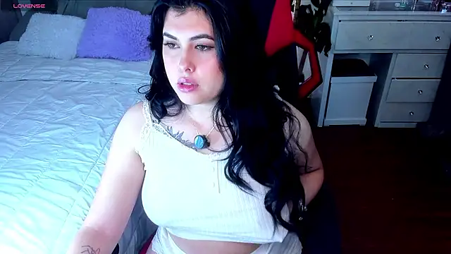 Snapshot of Alyaa_s chatting on February 21, 8:22 pm Alyaa s online show from February 21, 8:22 pm