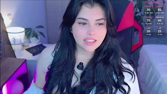 Alyaa s online show from April 11, 11:52 pm