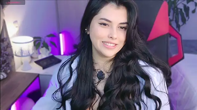 Alyaa s online show from April 10, 11:56 pm