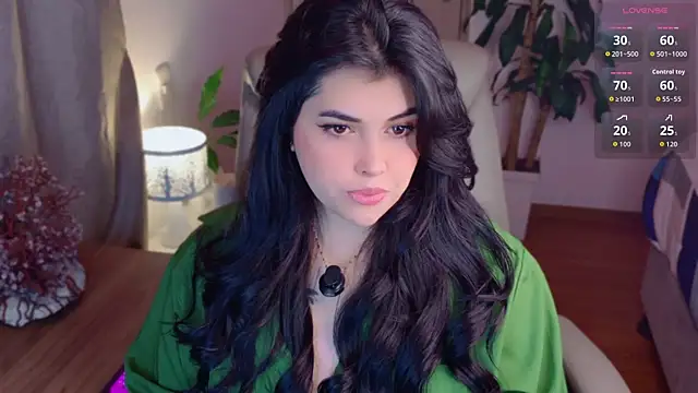 Alyaa s online show from May 17, 2:33 am