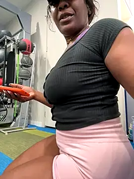 Snapshot of TilaTotti chatting on November 22, 8:35 am TilaTotti online show from November 22, 8:35 am