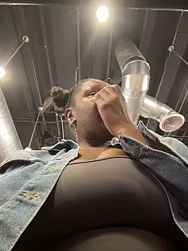 TilaTotti online show from February 20, 3:36 am