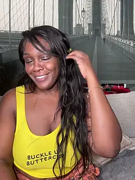 Snapshot of TilaTotti chatting on February 18, 8:16 am TilaTotti online show from February 18, 8:16 am