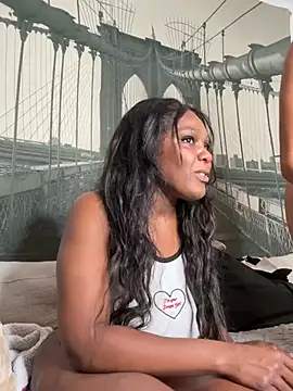 Snapshot of TilaTotti chatting on March 1, 7:51 am TilaTotti online show from March 1, 7:51 am