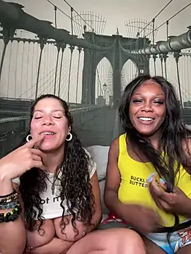 Snapshot of TilaTotti chatting on February 22, 12:08 pm TilaTotti online show from February 22, 12:08 pm