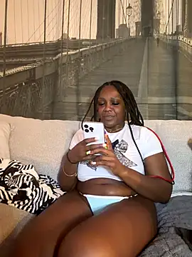 Snapshot of TilaTotti chatting on October 16, 4:43 am TilaTotti online show from October 16, 4:43 am