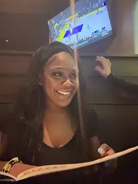 Snapshot of TilaTotti chatting on February 20, 5:44 am TilaTotti online show from February 20, 5:44 am