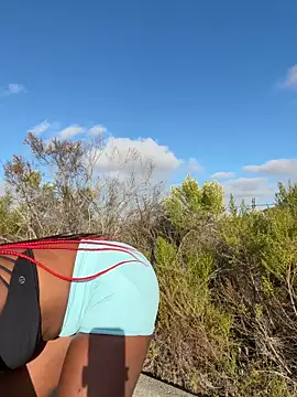 Snapshot of TilaTotti chatting on October 21, 11:37 pm TilaTotti online show from October 21, 11:37 pm