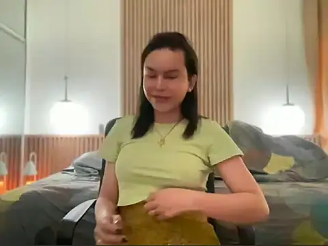 Snapshot of seductiveSophiaGoddess chatting on October 21, 12:00 am seductiveSophiaGoddess online show from October 21, 12:00 am