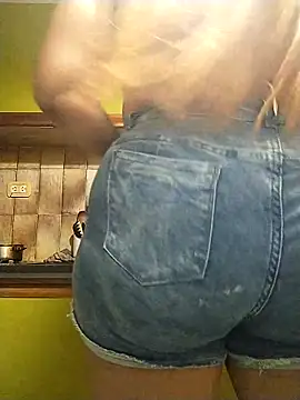 sasha hot98 online show from March 17, 5:32 am