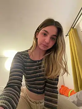 DoriDeluxe66 online show from April 1, 5:10 pm