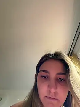 DoriDeluxe66 online show from March 5, 2:35 pm