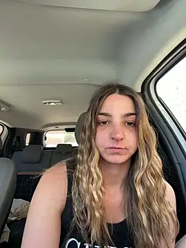 DoriDeluxe66 online show from May 22, 12:58 pm