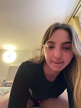 DoriDeluxe66 online show from April 2, 2:13 pm