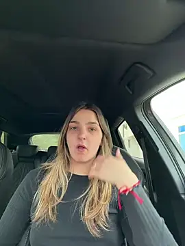 DoriDeluxe66 online show from March 14, 7:36 am