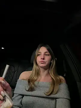 DoriDeluxe66 online show from February 20, 9:50 pm