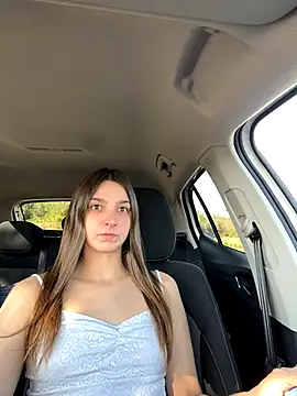 DoriDeluxe66 online show from November 11, 9:37 am