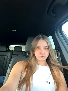 DoriDeluxe66 online show from September 29, 7:37 am