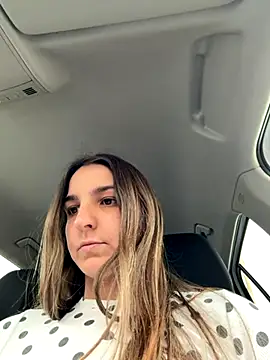 DoriDeluxe66 online show from November 18, 10:18 am