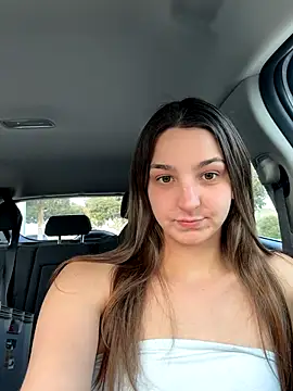 DoriDeluxe66 online show from November 1, 3:50 pm