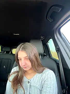 DoriDeluxe66 online show from October 16, 8:44 am