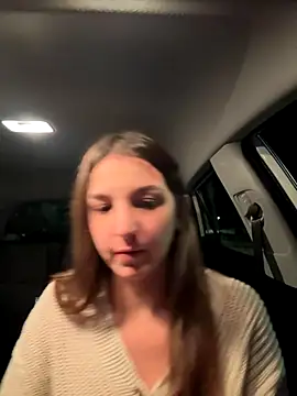 DoriDeluxe66 online show from October 28, 9:25 pm