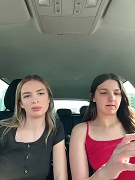 DoriDeluxe66 online show from March 22, 2:47 pm
